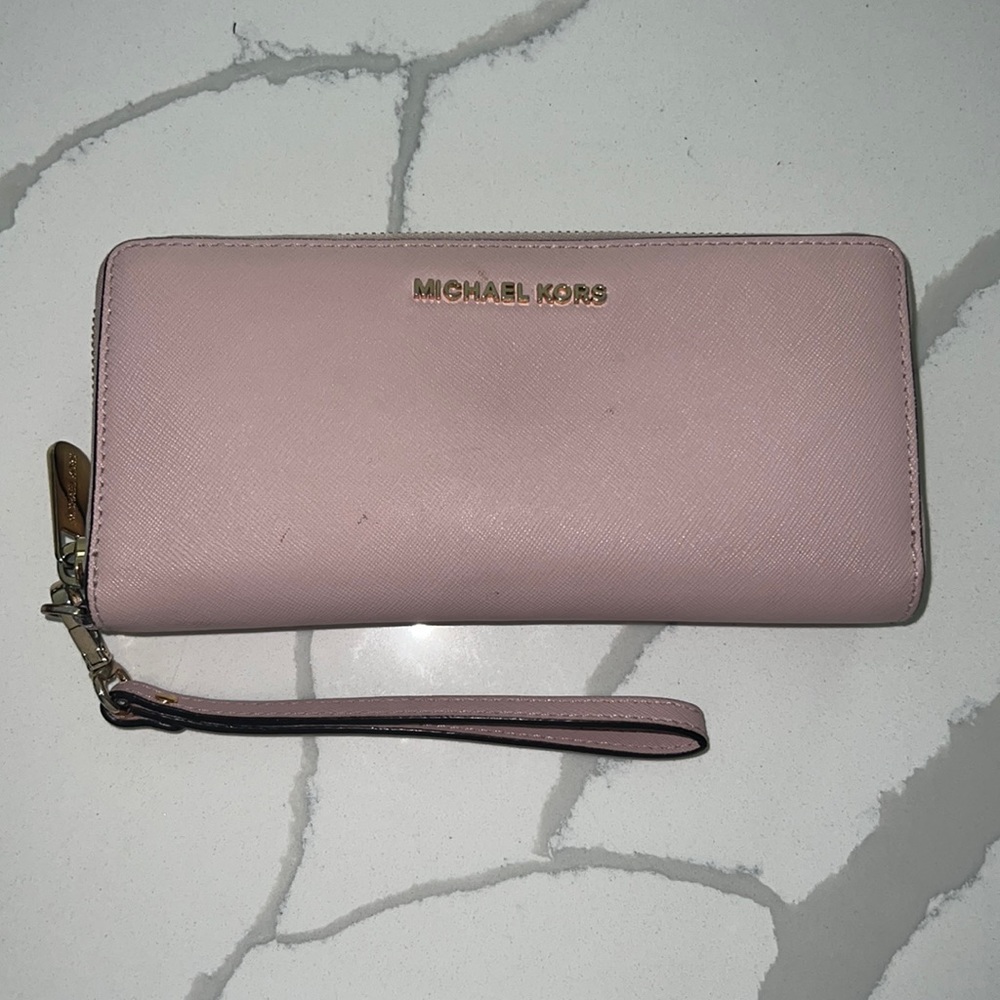 Michael Kors, large wristlet wallet. Soft pink.